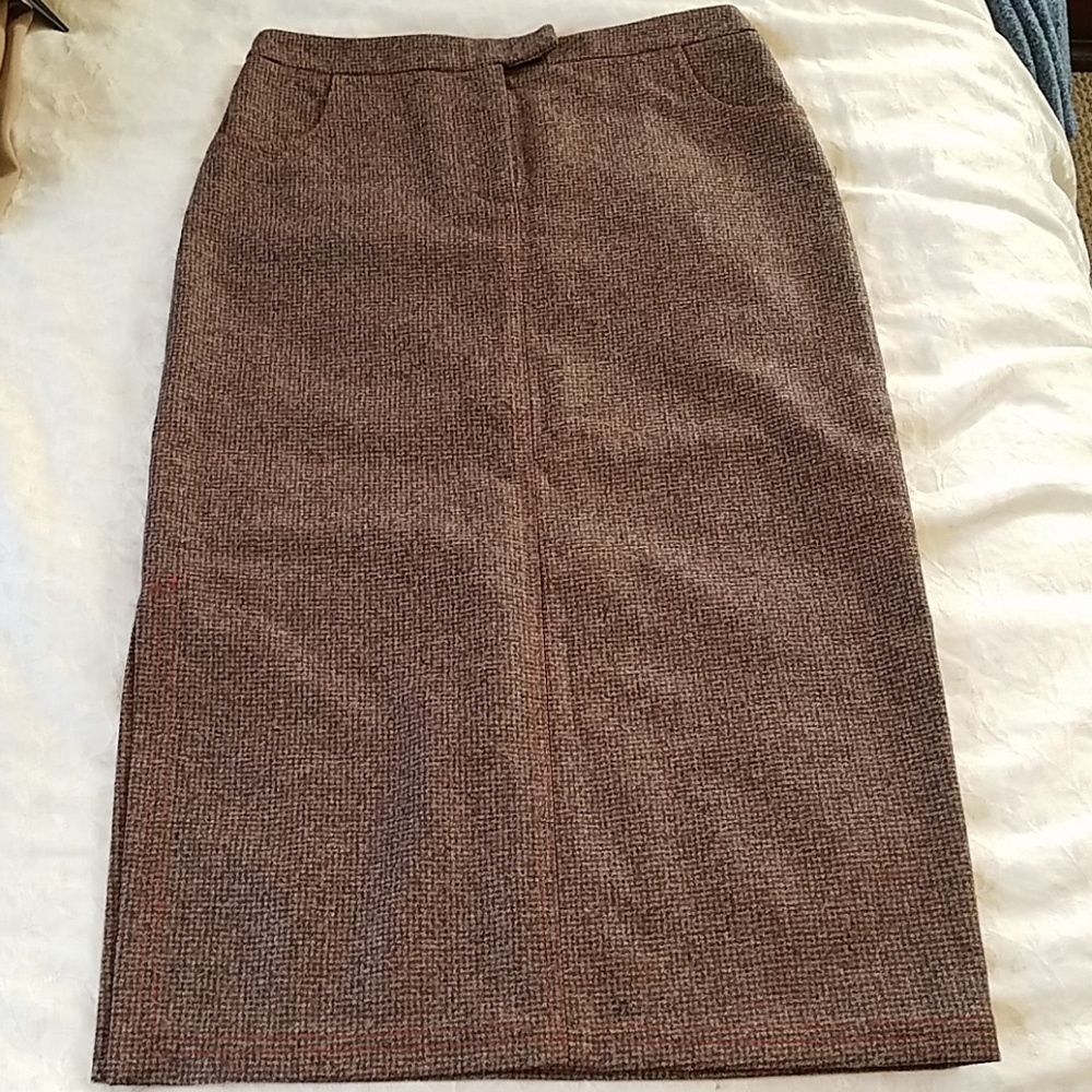 Eleventy Wool Midi Skirt with elastic back